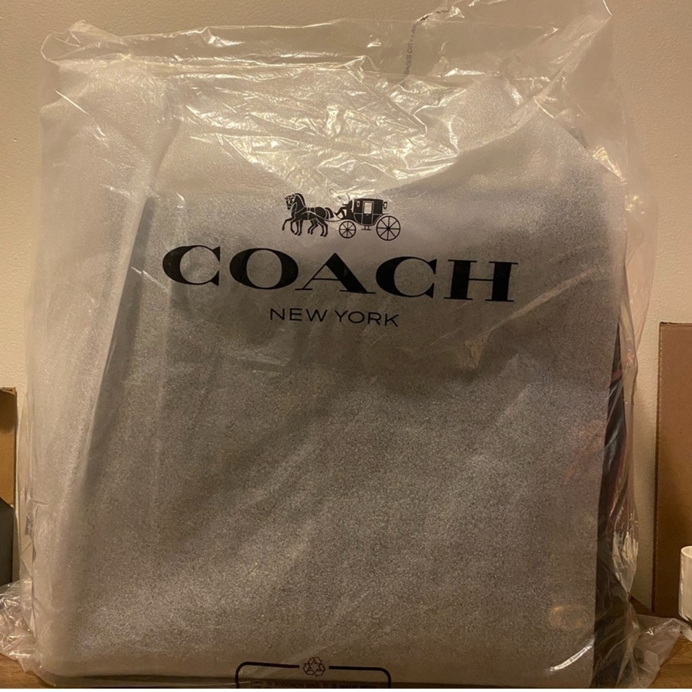 Coach Juliet 38 in Black NWT - Picture 3 of 7